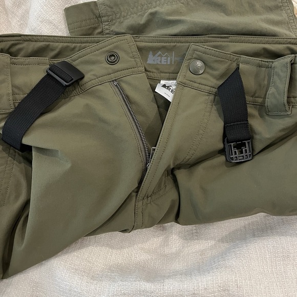 REI Cargo Shorts Mens Sz 32 Green Belted Outdoor Hiking Camping Pockets Work - Picture 7 of 7
